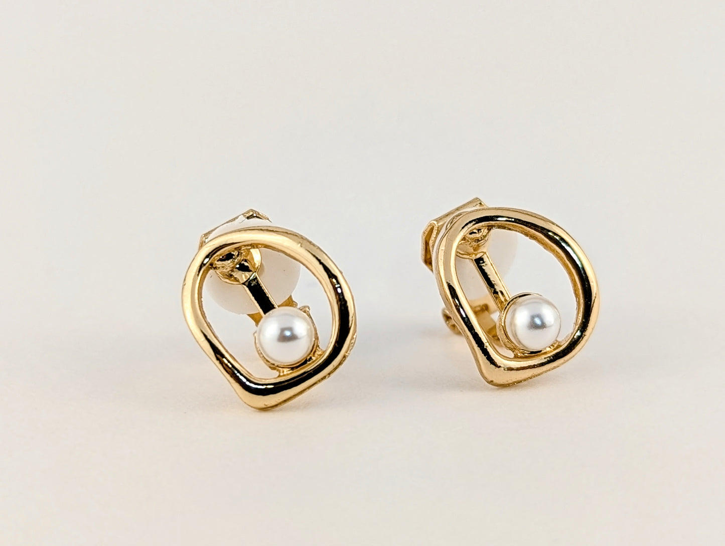 Daily Charm Pearl Gold Clip-on Earrings