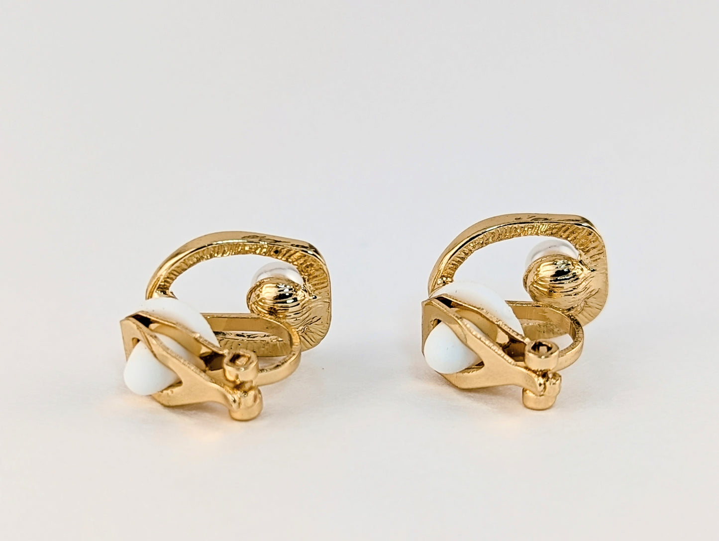 Daily Charm Pearl Gold Clip-on Earrings