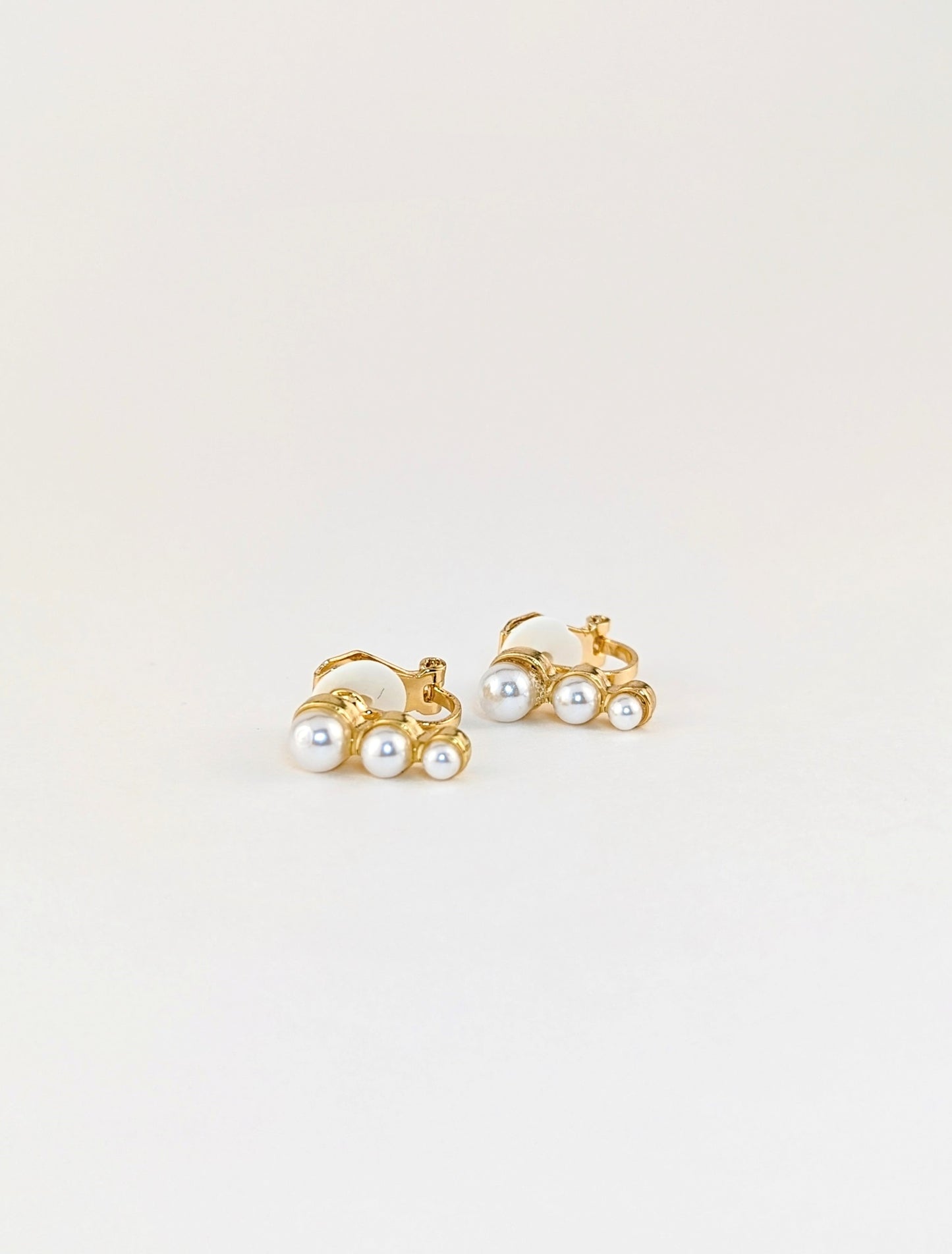 Mighty Raindrops Pearl Gold Clip-on Earrings