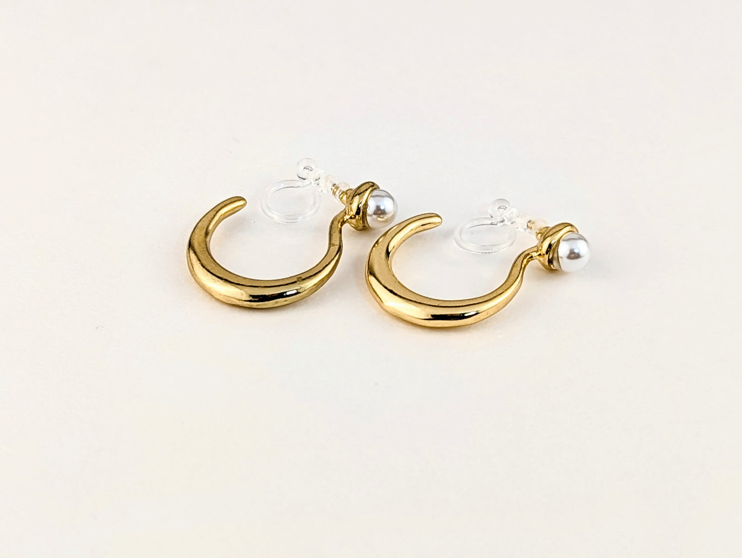 Pearl Gold Hook Clip-on Earrings