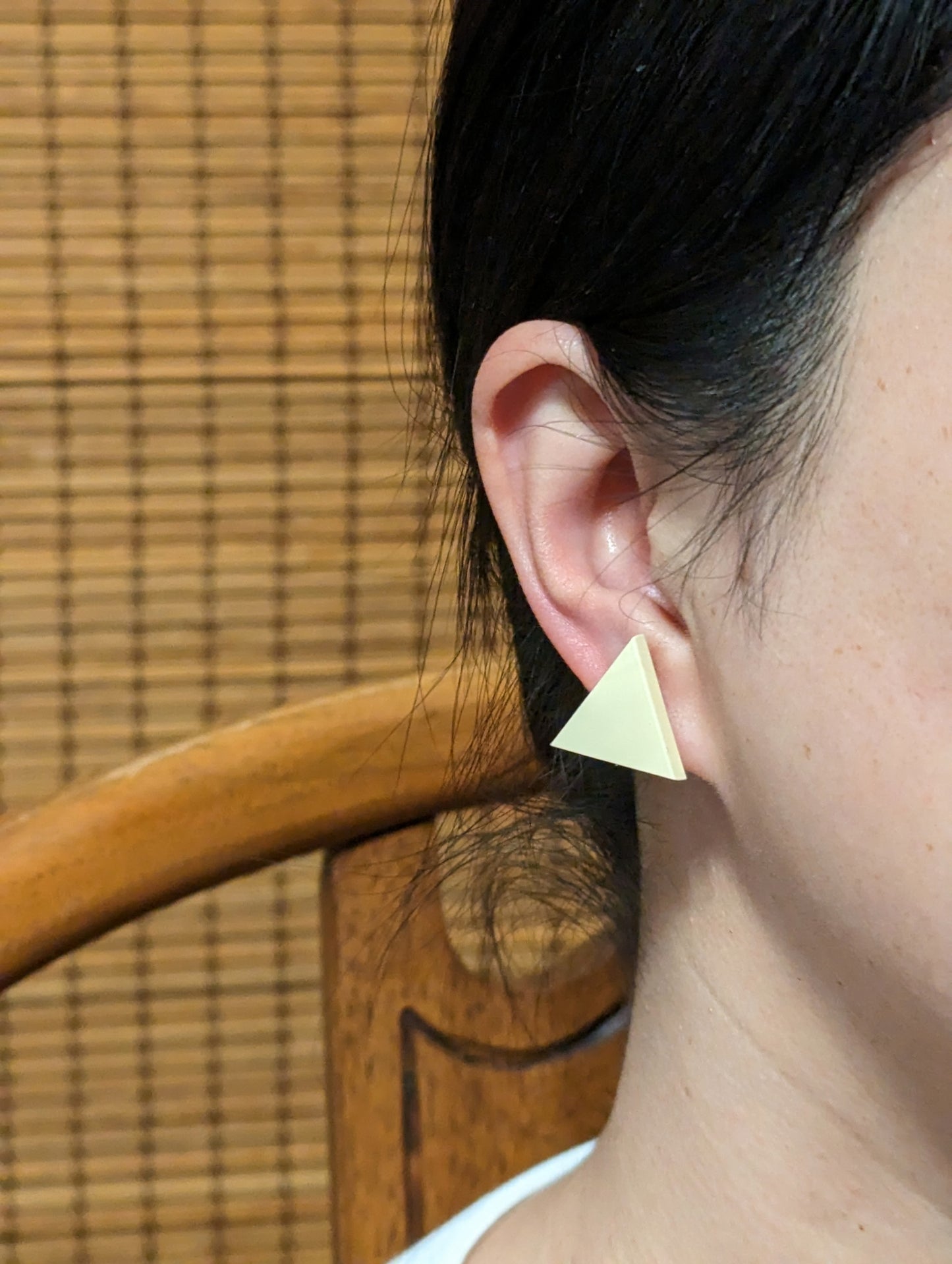 Geo Mismatched Clip-on Earrings in Crème & Brown