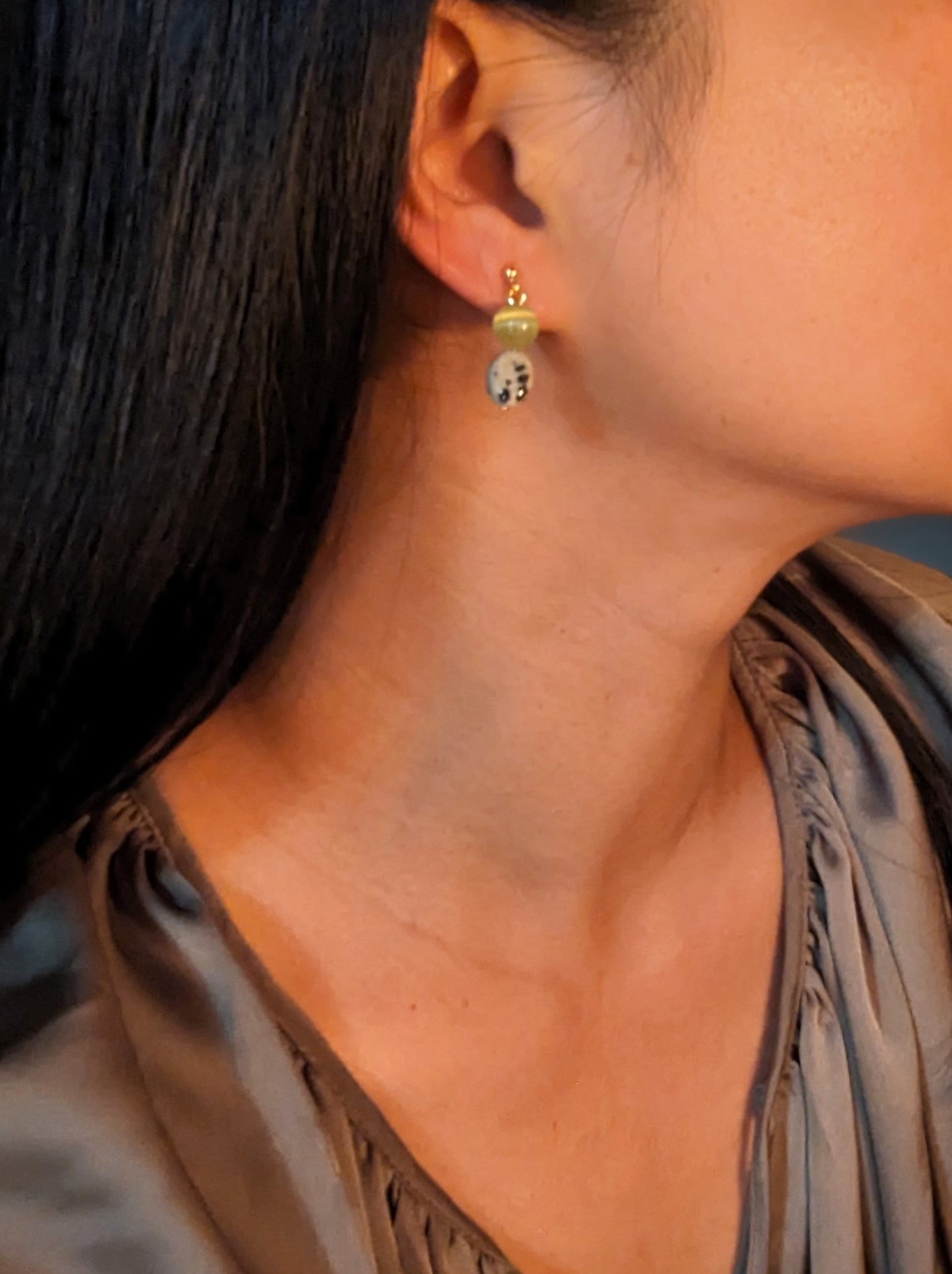 Stone Breeze White Green Dangle Clip-on Earrings