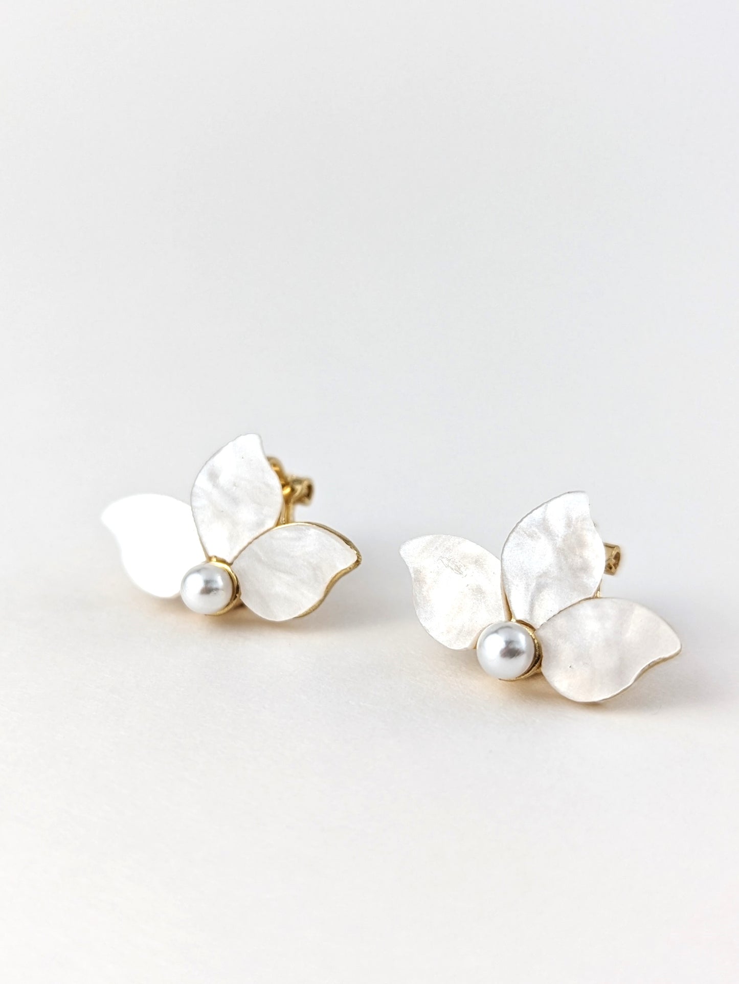 White Semi Flower Clip-on Earrings