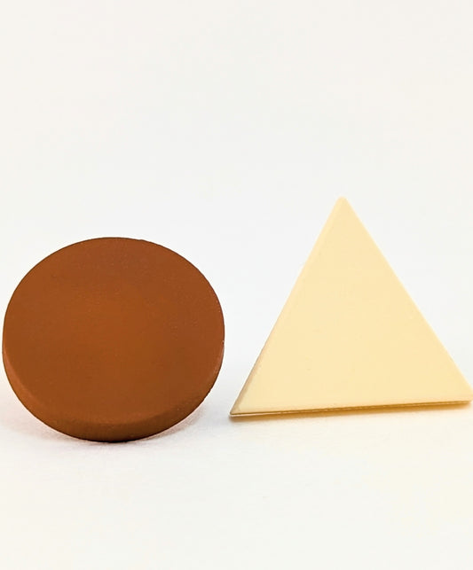 Geo Mismatched Clip-on Earrings in Crème & Brown