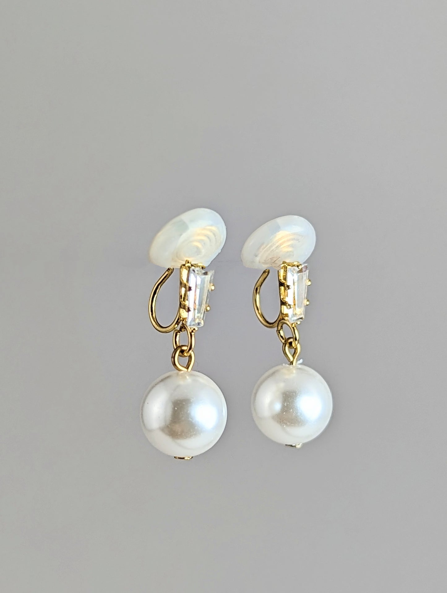 Elegant Me Pearl Dangle Clip-on Earrings